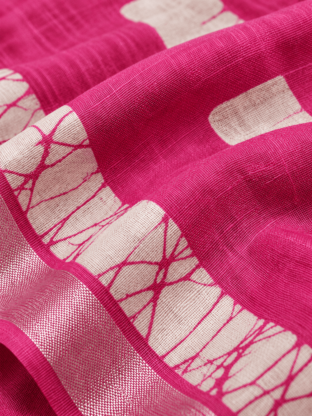 box batik pink close up